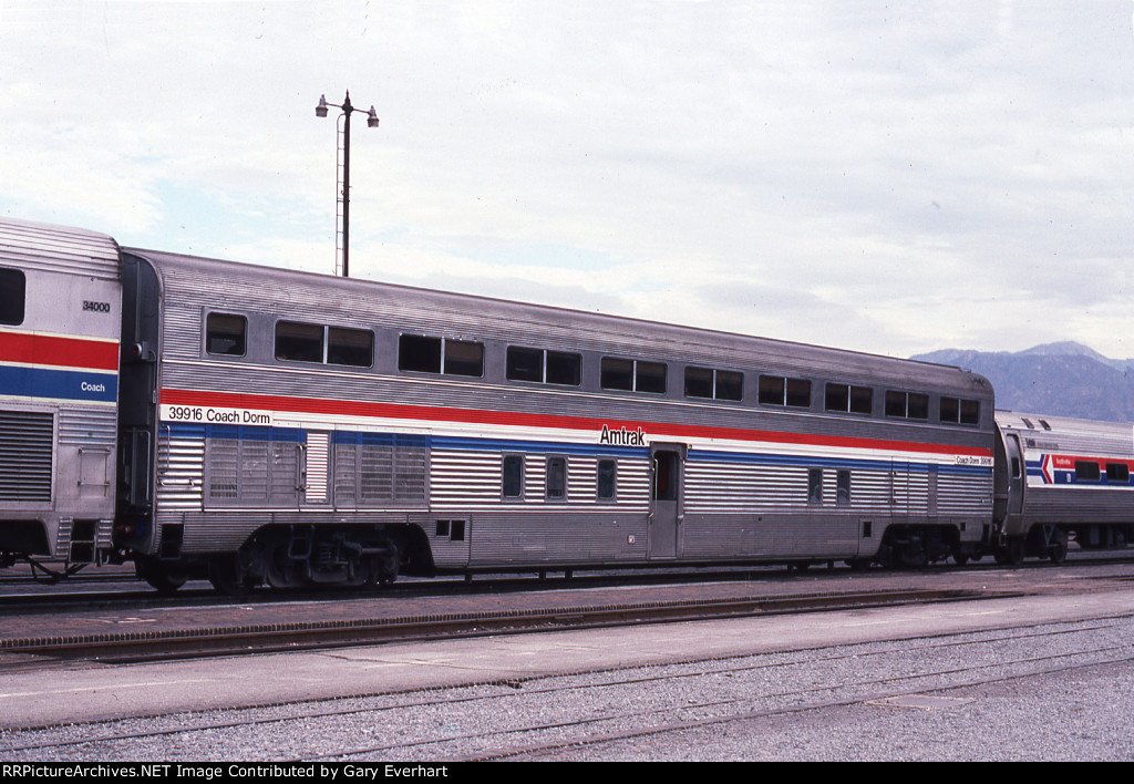 AMTK Coach/Dorm #39916 - Amtrak